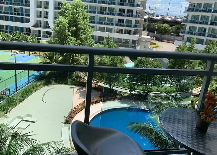 Azure A8 Near Sm Mall/airport +free Wifi *