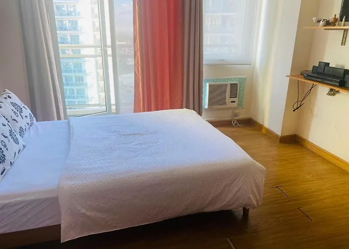 Azure A8 Near Sm Mall/airport +free Wifi Manila